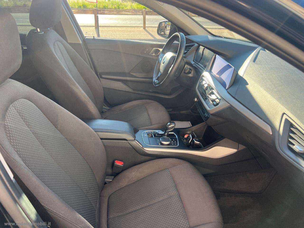 BMW 118d 5p. Business Advantage AUTOMATICA CERCHI 18 CAMERA