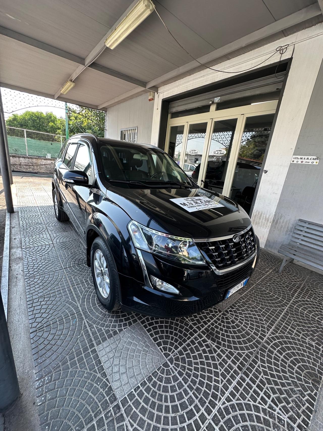 Mahindra XUV500 2.2 16V AWD W10