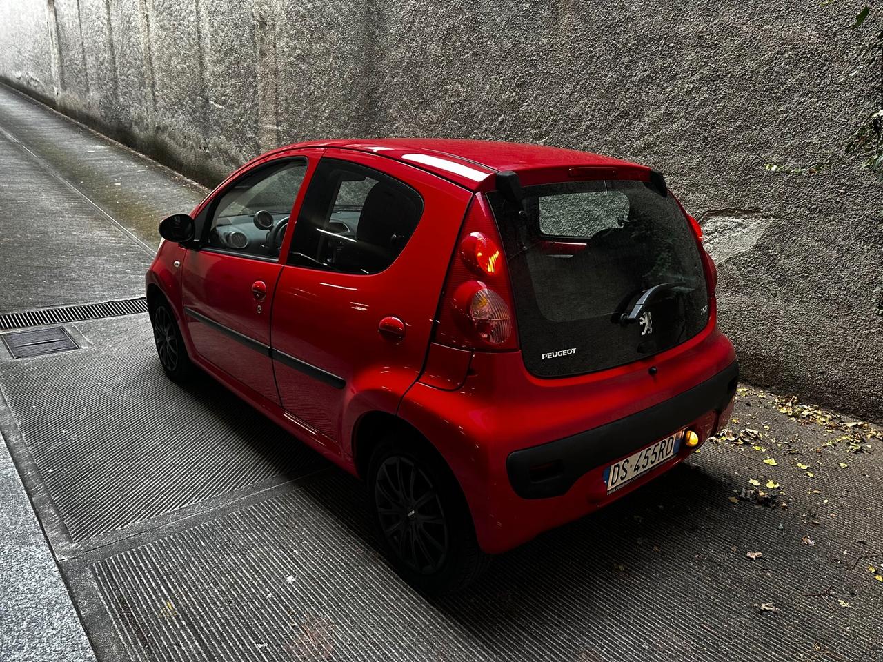 Peugeot 107 1.0 68CV 5p. Sweet Years 2Tronic