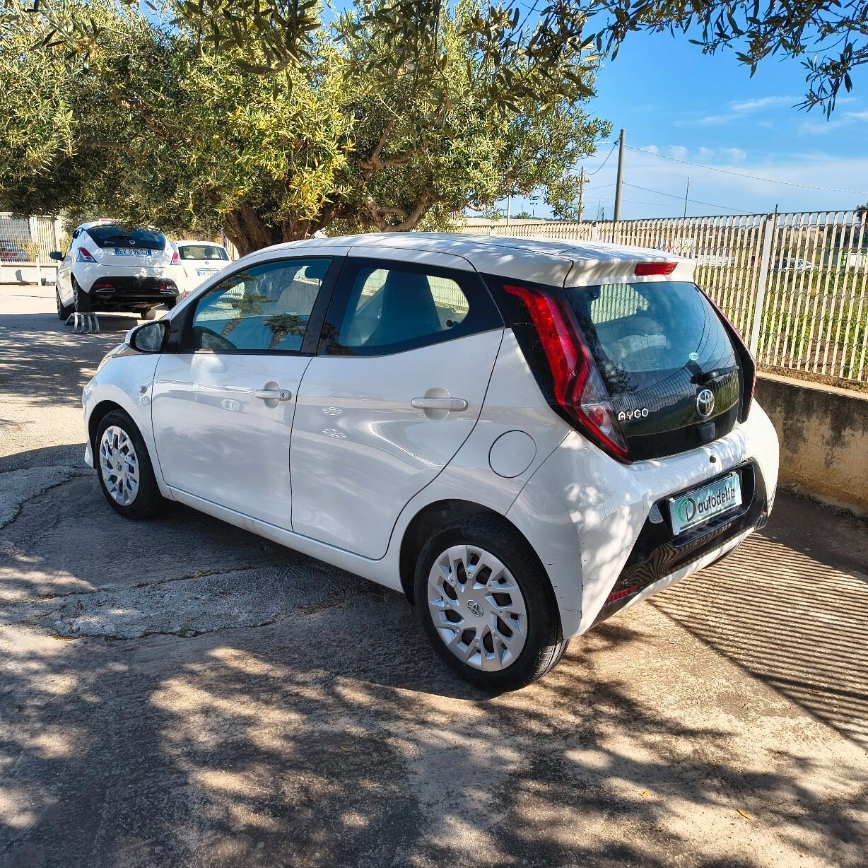 Toyota Aygo 1.0 VVT-i 72 CV 5 porte x-trend C. Auto