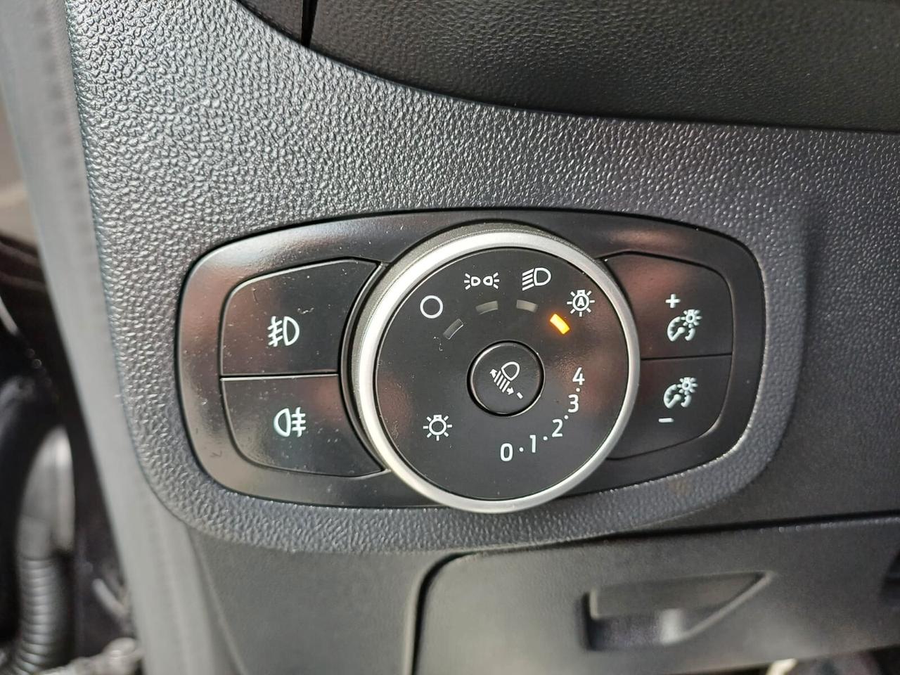 Ford Fiesta 1.5 EcoBlue 5 porte Titanium