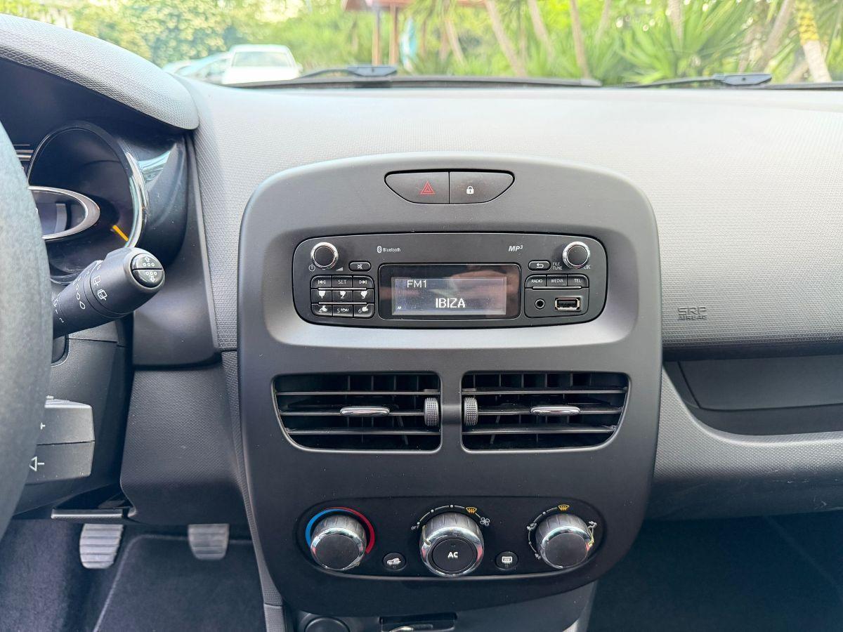 RENAULT - Clio - 1.2 75 CV 5p. Costume National