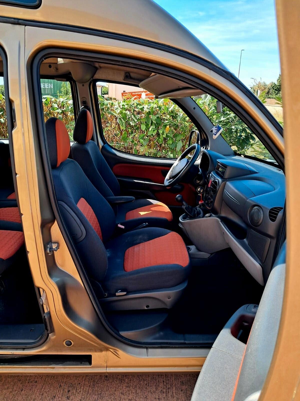 Fiat Doblo 1.9 JTD TETTO ALTO TRASPORTO DISABILI POCHI KM