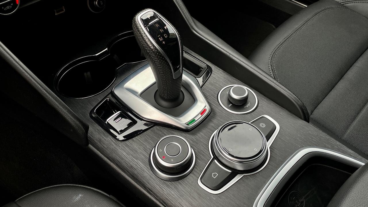 ALFA ROMEO GIULIA 2.2 TURBODIESEL EXECUTIVE 190CV - FULL LED, PELLE, CAR PLAY