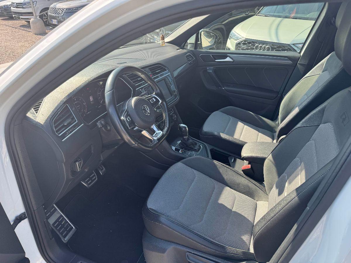 VOLKSWAGEN - Tiguan - 2.0 TDI DSG R-LINE
