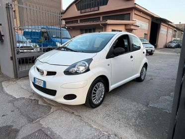 Toyota AYGO 1.0 5 porte Deep Ocean Connect PERFETTA