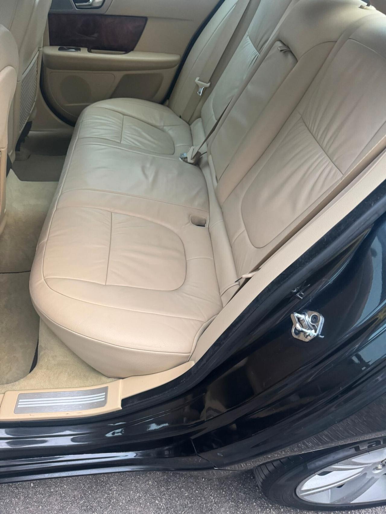 Jaguar XF 3.0 D V6