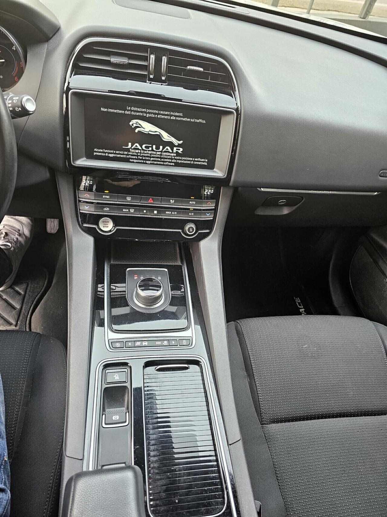 Jaguar F-Pace 2.0 D 180 CV AWD aut. Pure