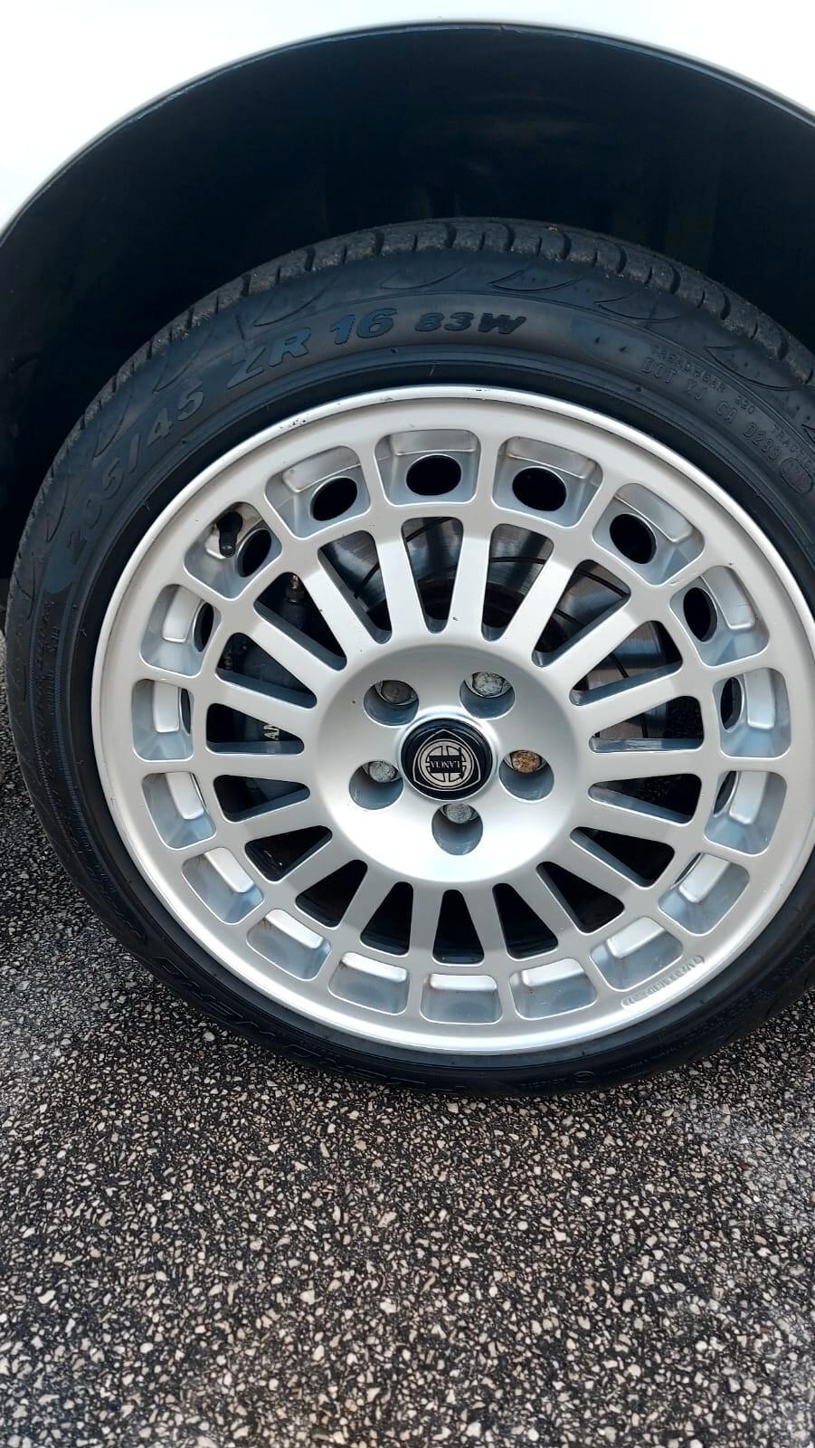 Lancia Delta 2.0i.e. turbo 16V cat HF integrale Edizione Speciale bianco perla