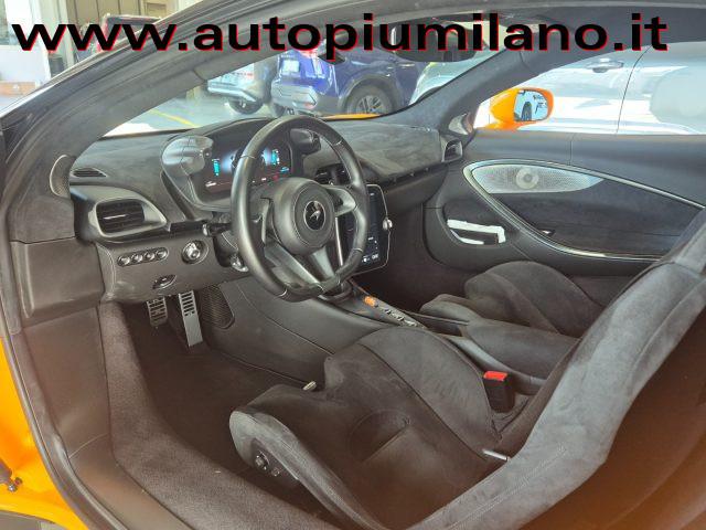 MCLAREN Artura Artura