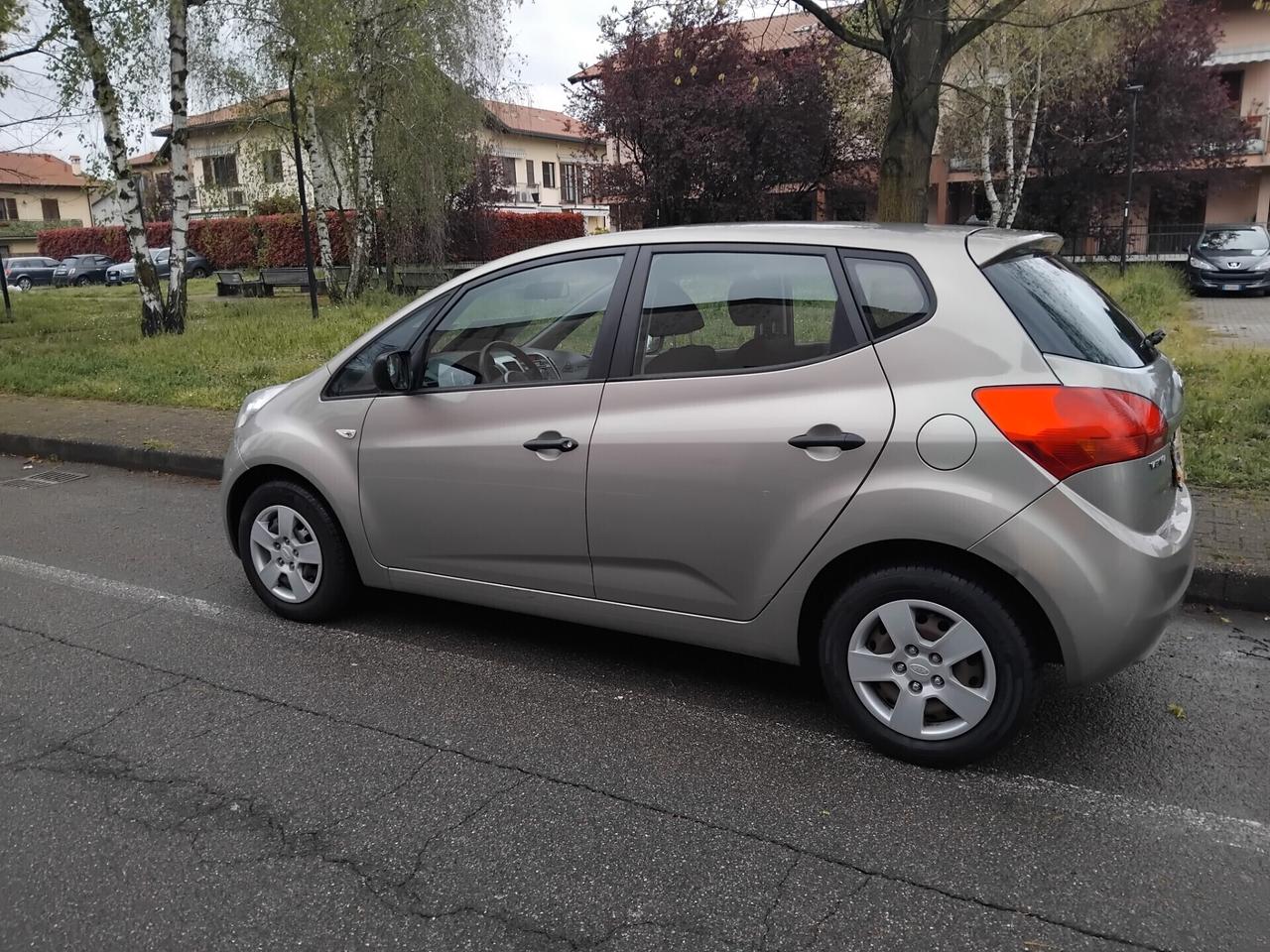 Kia Venga 1.4 CRDi 90CV Cool 5 PORTE EURO 5 KM 140 MILA IDEALE X NEO PATENTATI A 3.999 EURO