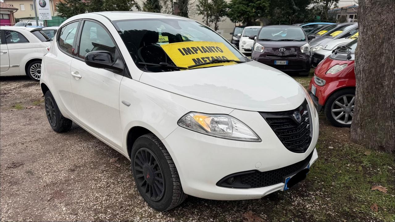 Lancia Ypsilon 0.9 TwinAir 85 CV 5 porte Metano Ecochic Gold