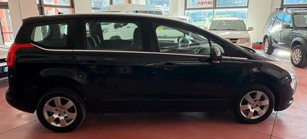 PEUGEOT 5008 DIESEL HDi 1.6 CV112 con Km 185.832 certificati Garanzia 12 mesi