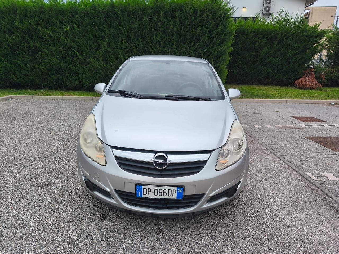 Opel Corsa 1.2 neopatentati garanzia