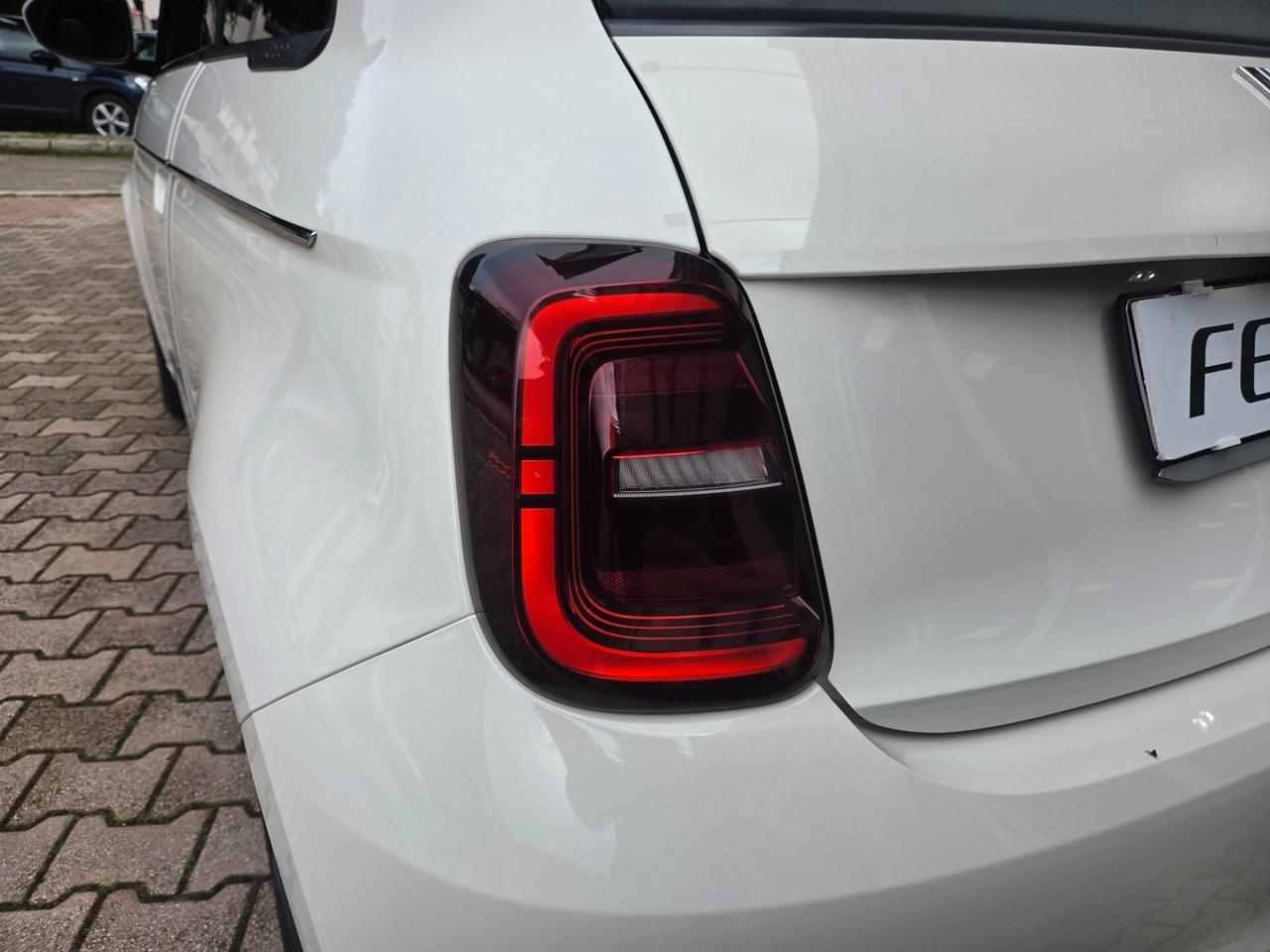 Fiat 500e Cabrio 42 kWh ICON