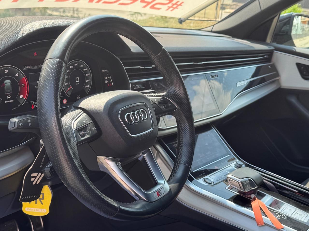 AUDI Q8 45 TDI 231 CV S-LINE MATRIX TETTO FULL IVA