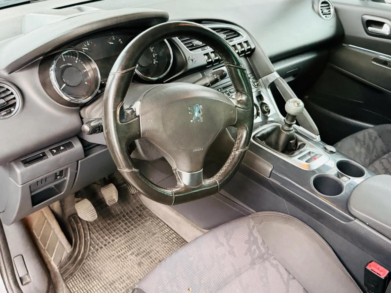 Peugeot 3008 *110 CV*5 PORTE*NEOPATENTATI*TETTO PANORAMA*