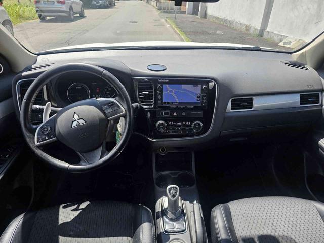 MITSUBISHI Outlander 2.0 MIVEC 4WD PHEV Instyle