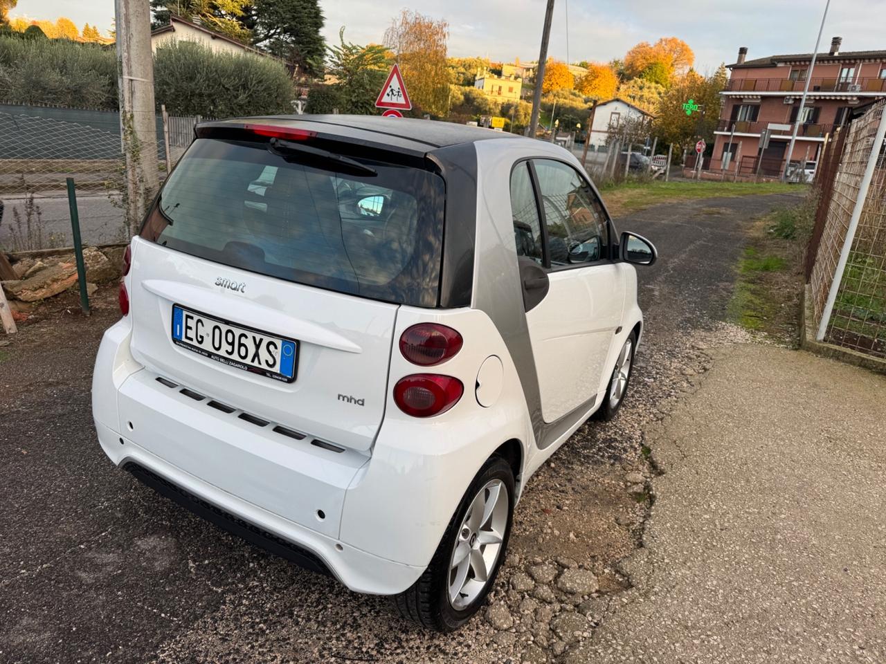 Smart ForTwo 52 kW MHD coupé White Tailor Made