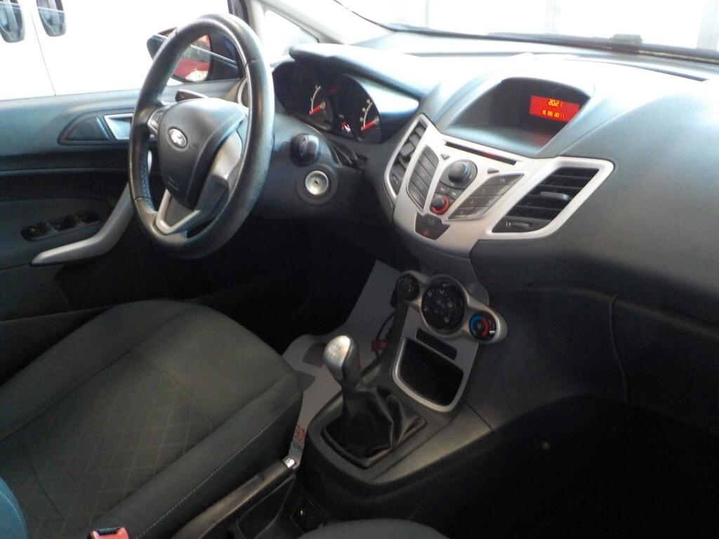 Ford Fiesta 1.2 60CV 5p. Titanium . Guidabile da neopatentati.