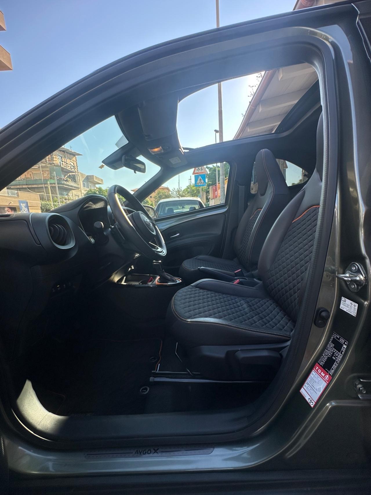 Toyota Aygo Connect 1.0 VVT-i 72 CV 5 porte x-play MMT