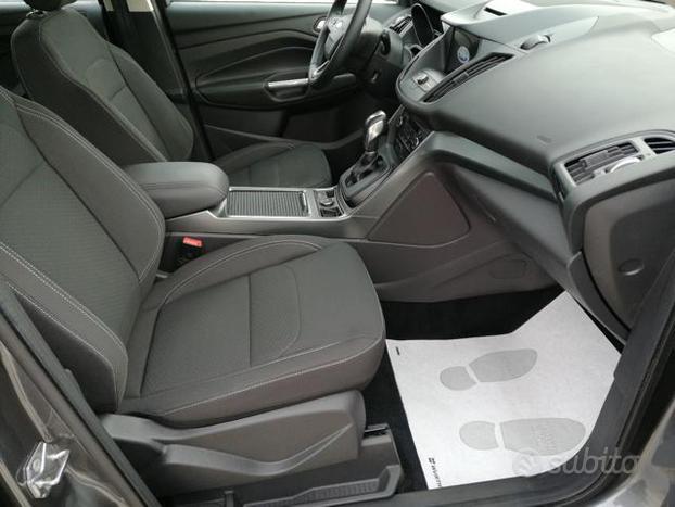 FORD Kuga 2.0 TDCI 120 CV S&S 2WD Powershift Bus
