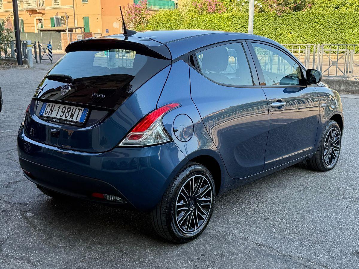 LANCIA - Ypsilon - 1.0 FireFly 5p.S&S Hybryd Gold