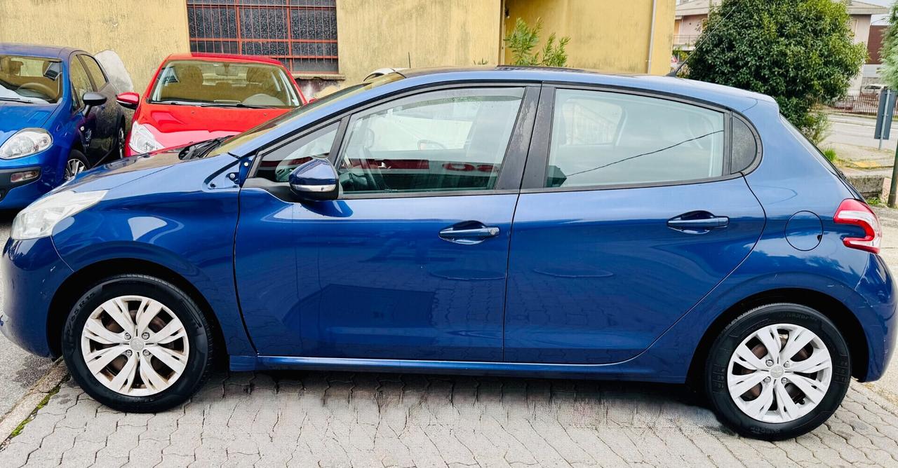 Peugeot 208 1.2 5porte Allure Ok Neopatentati