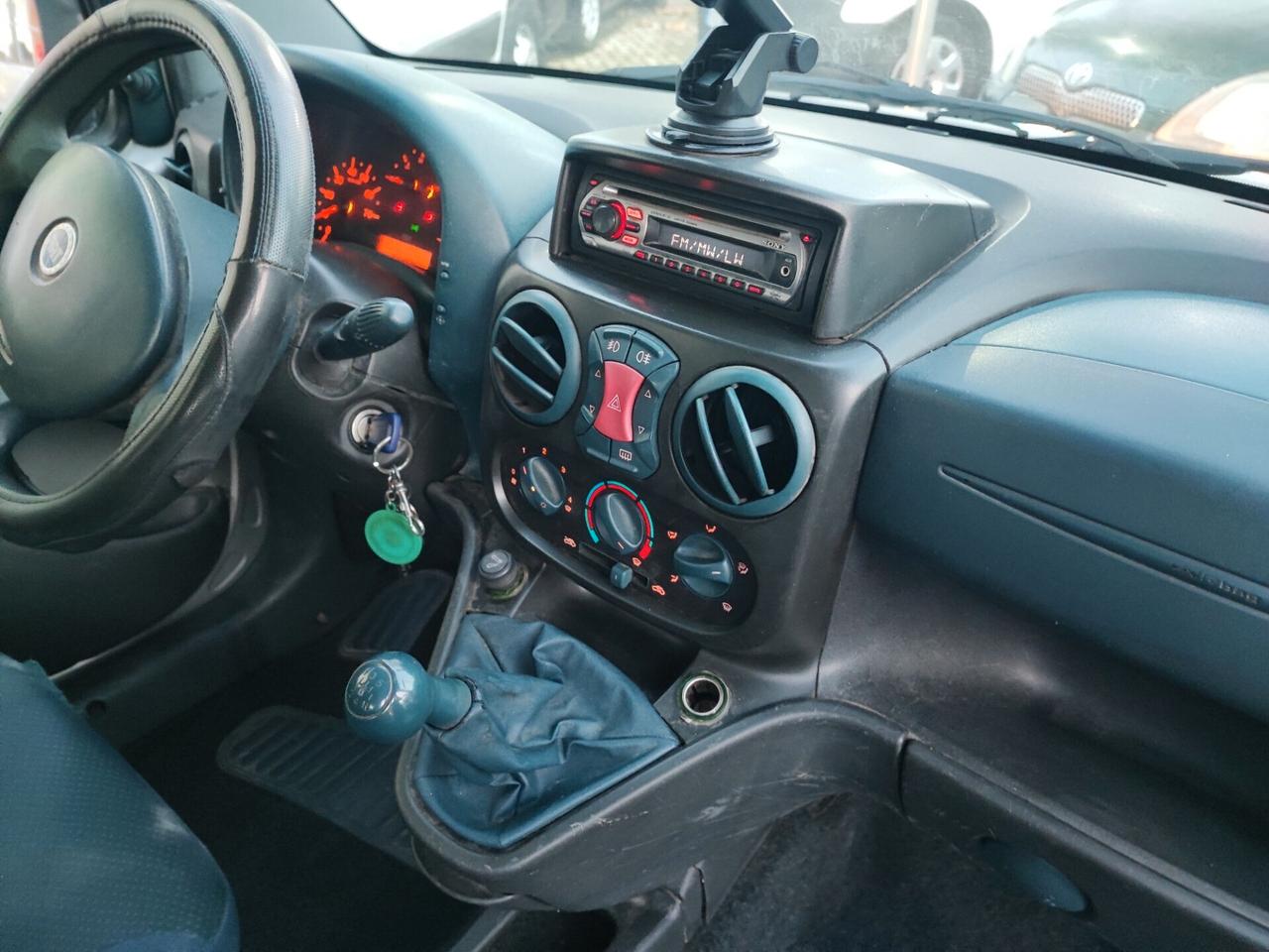 Fiat Doblo 1.9 JTD 5 posti