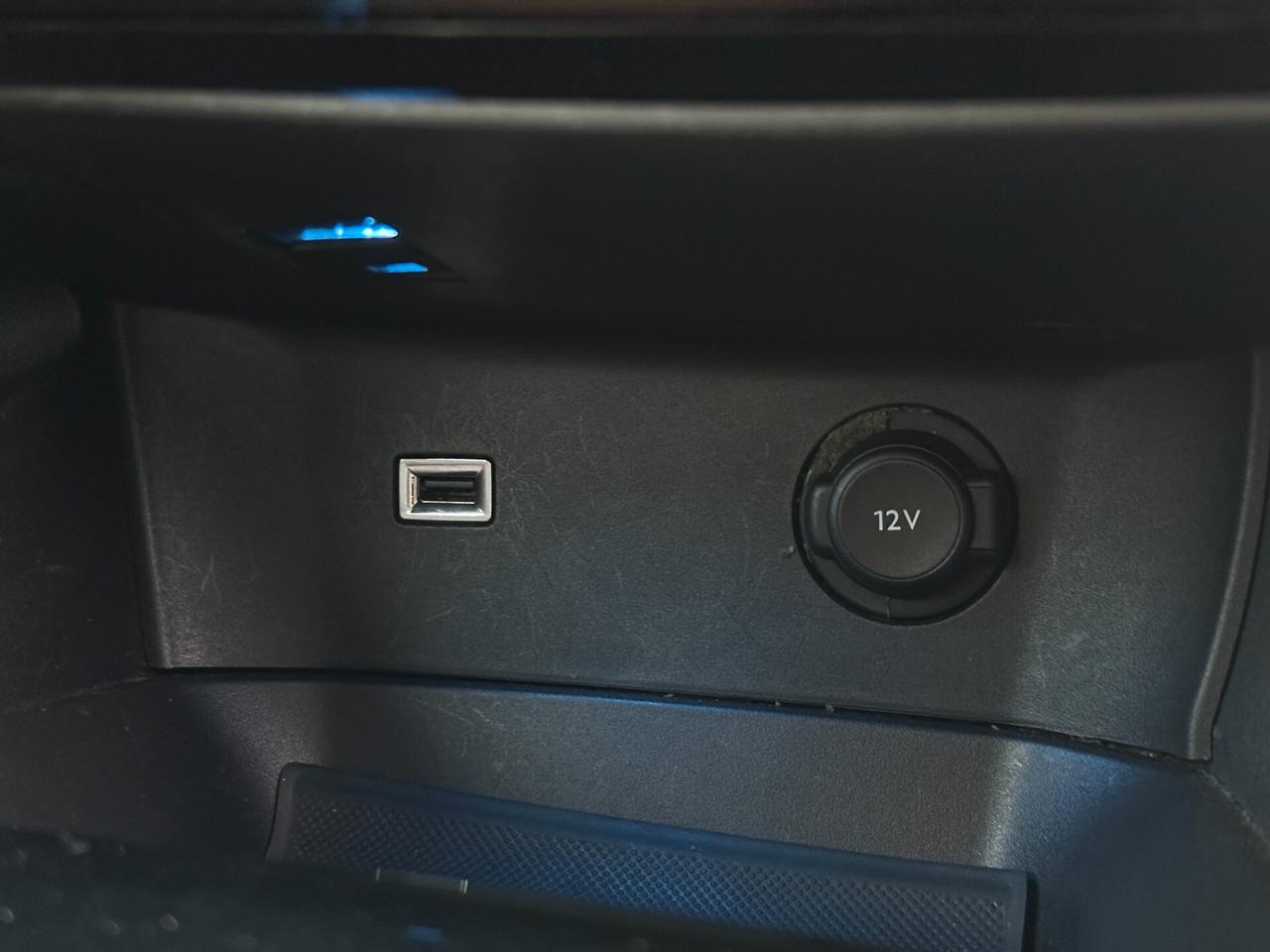 PEUGEOT 3008 1.5 BlueHDi 130 S&S EAT8 Business