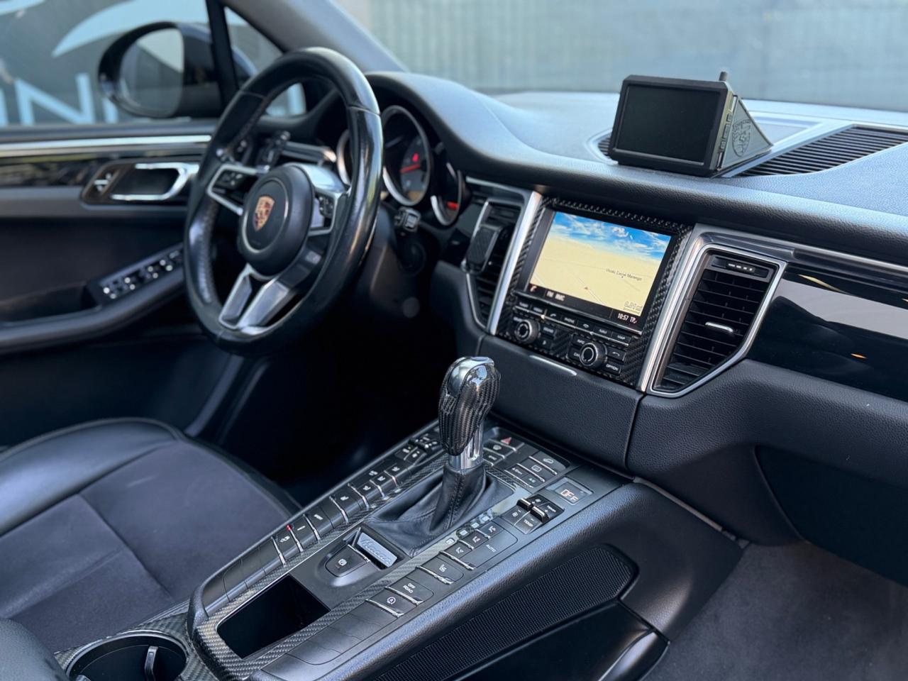 Porsche Macan 3.0 S Diesel FULL TETTO TOTAL BLACK MOTORE NUOVO FATTURATO