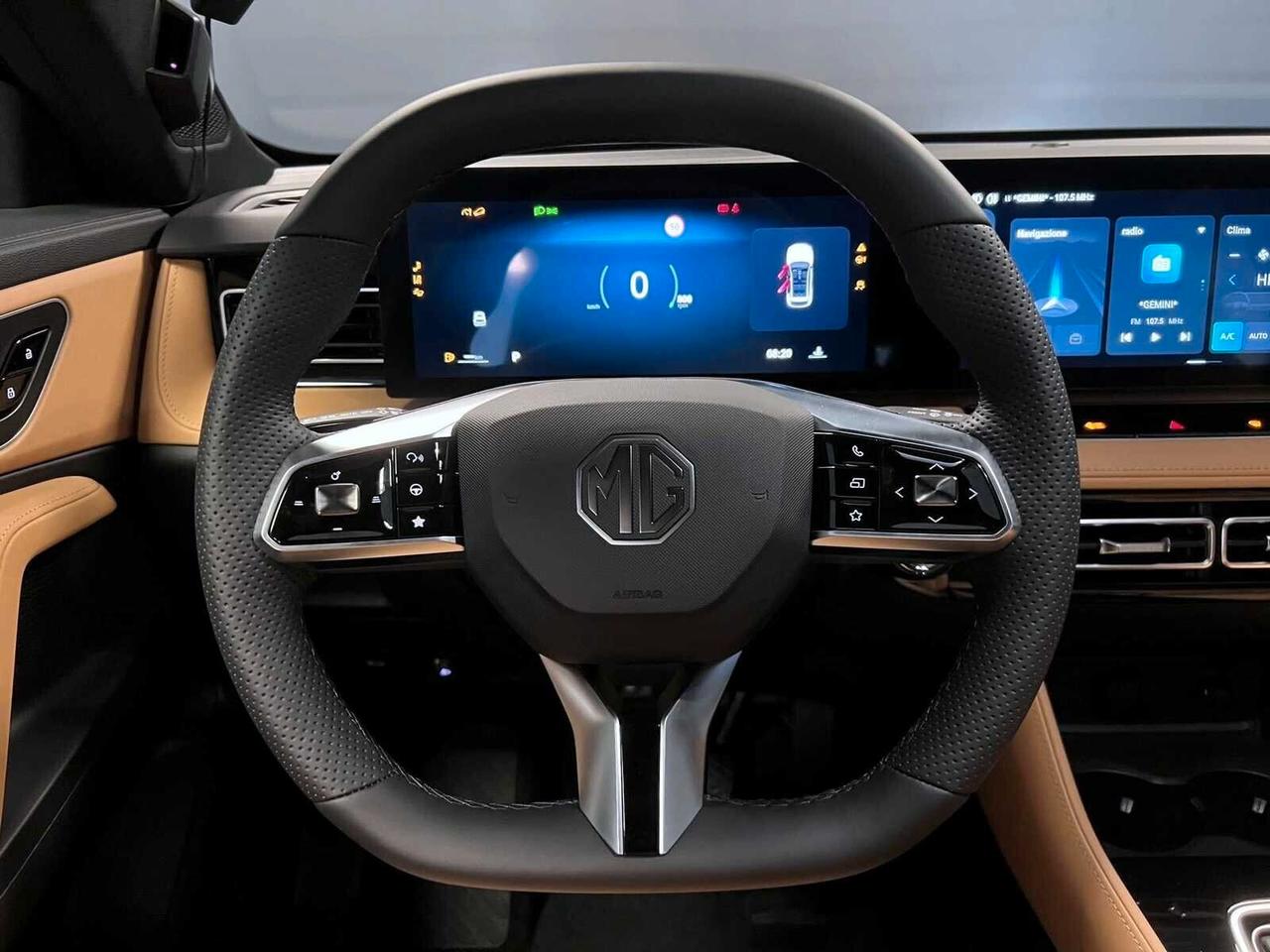 MG HS NEW MODEL 1.5 CC 170 CV AT LUXURY KM0