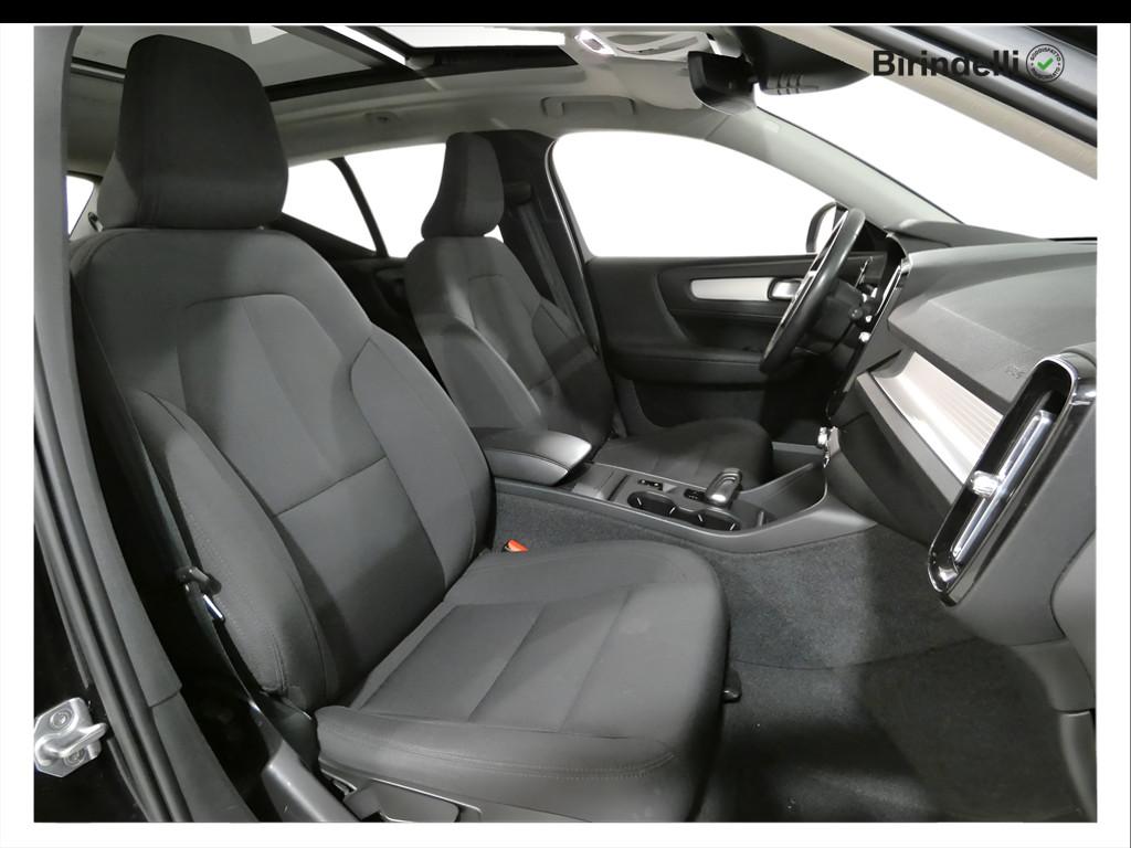 VOLVO XC40 (2017-->) - XC40 T3 Geartronic Momentum