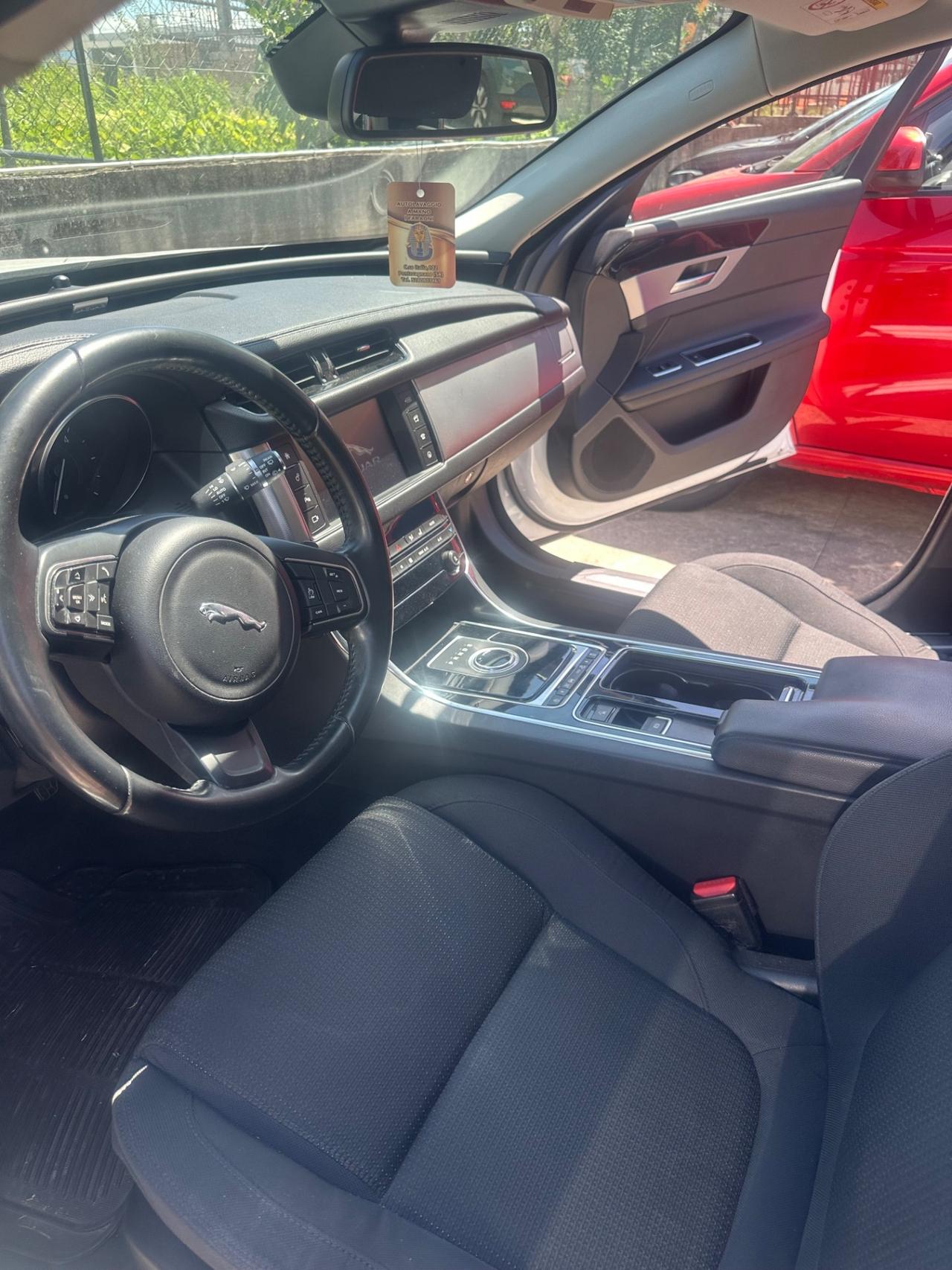 Jaguar XF Sportbrake 2.0 D 180 CV AUT/NAVI/LED