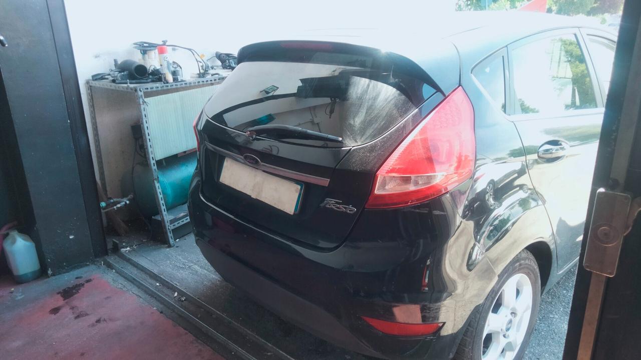 Ford Fiesta 1.4 5 porte Bz.- GPL Titanium