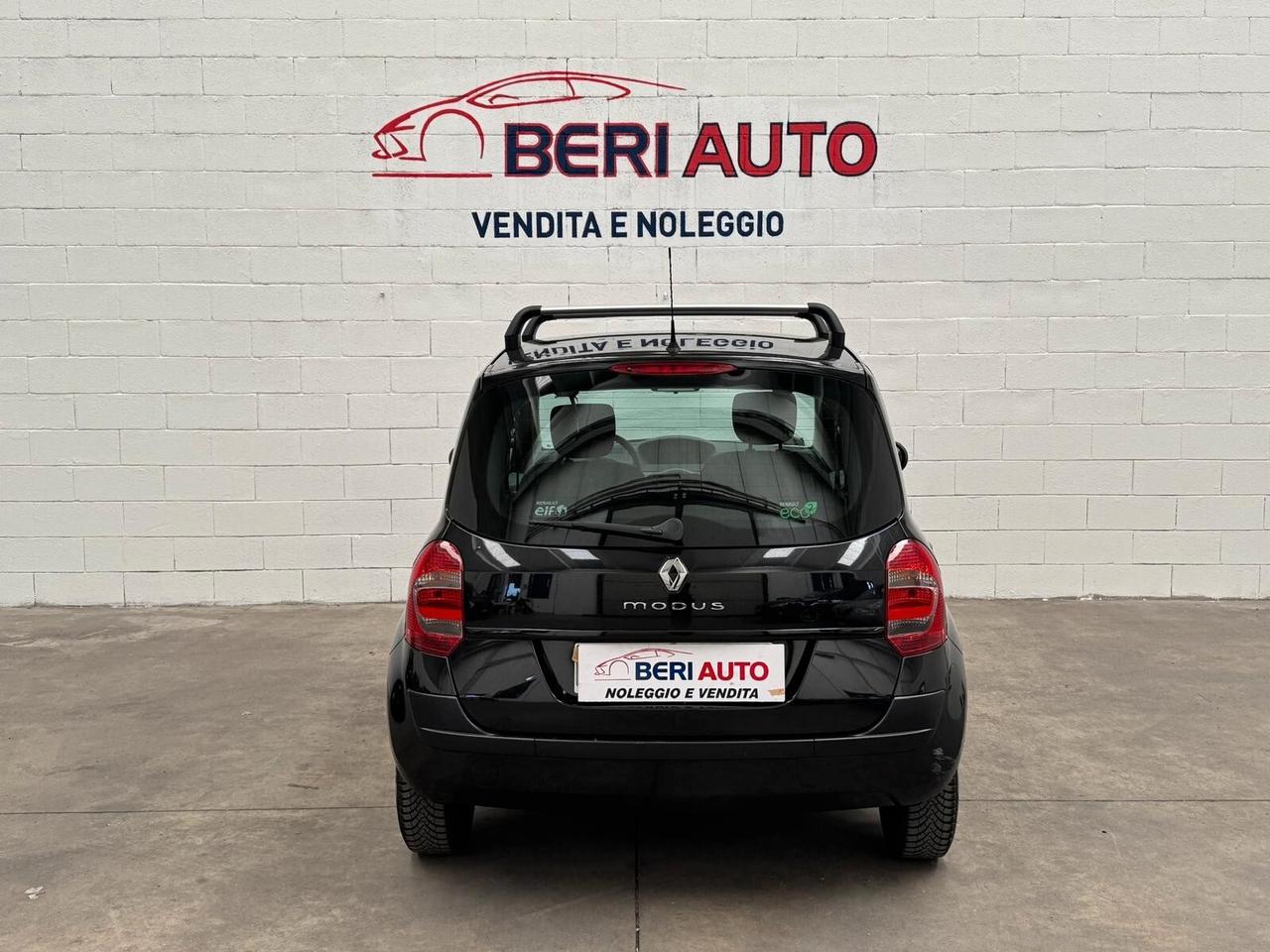 Renault Modus adatta neopatentati