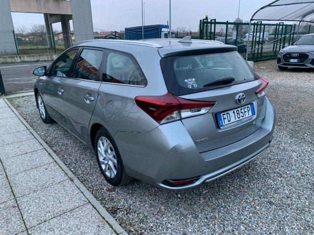 TOYOTA Auris Touring Sports 1.8 Hybrid Lounge