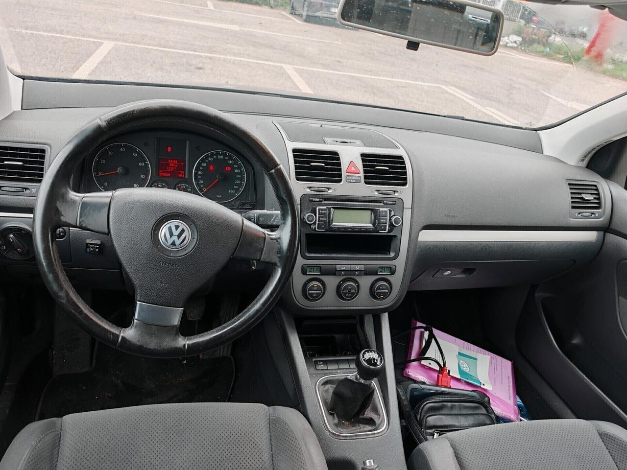 Volkswagen Golf 1.6 5p. Gpl 102 cv unico proprietario ok neopatentati .