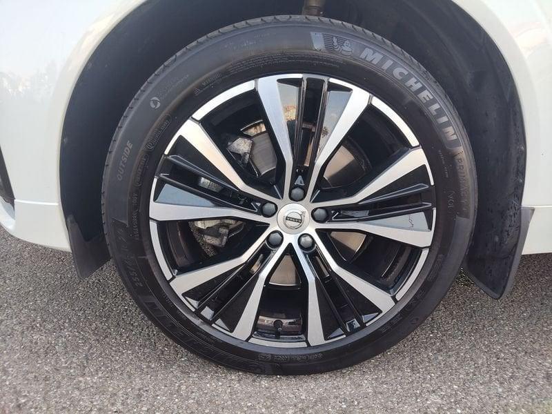 Volvo XC60 XC60 B4 (d) AWD automatico Plus Dark
