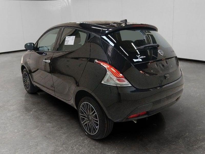 Lancia Ypsilon 1.0 firefly hybrid Gold s&s 70cv 5p.ti