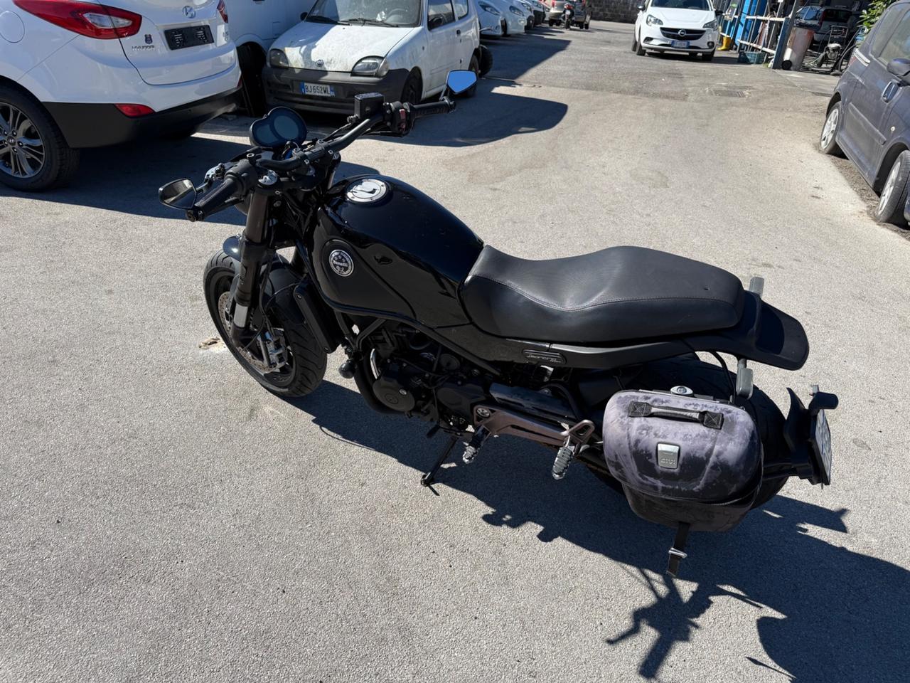 Benelli Leoncino 500