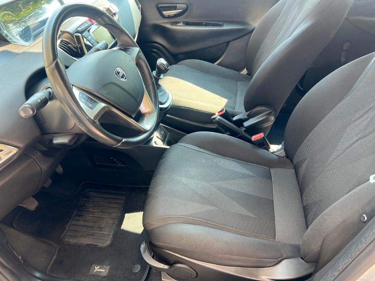 Lancia Ypsilon 5 Porte Ypsilon 1.0 firefly hybrid Silver s&s 70cv *Promo SD 2026*
