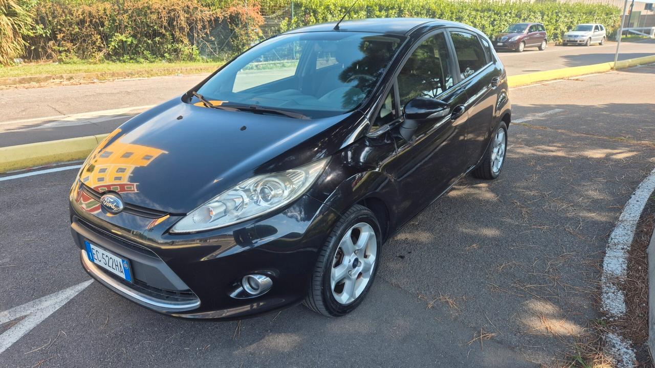 Ford Fiesta 1.4 5 porte Benzina GPL Titanium