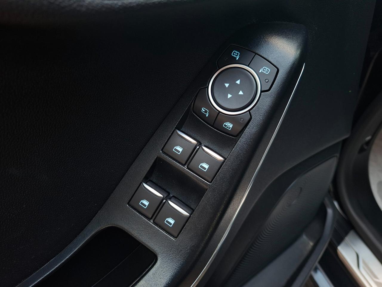 Ford Fiesta 1.5 TDCI ST-line *120CV*