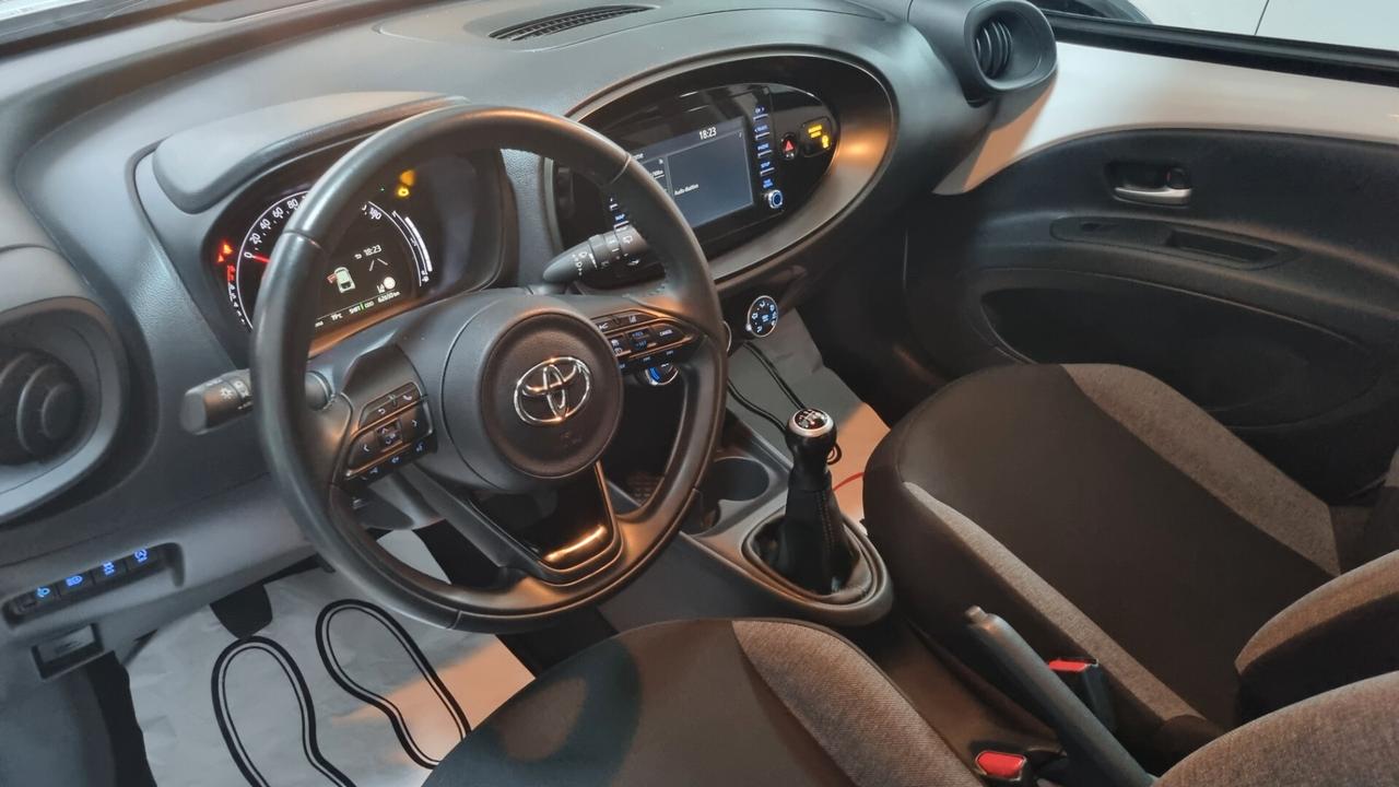 Toyota Aygo Connect 1.0 VVT-i 72 CV 5 porte x-play