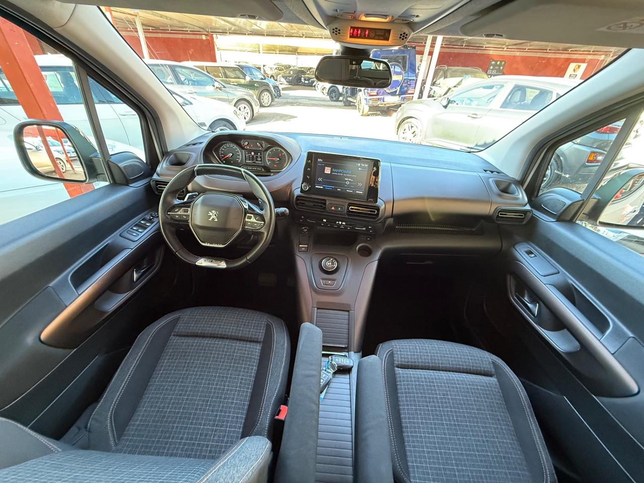 Peugeot Rifter 130- GT Line -automatica -unipro-rate