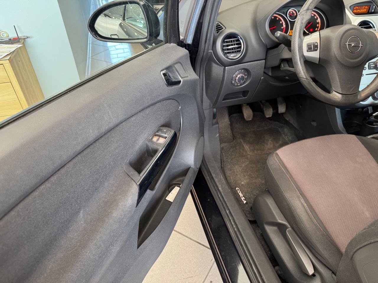 Opel Corsa 1.2 3 porte Sport