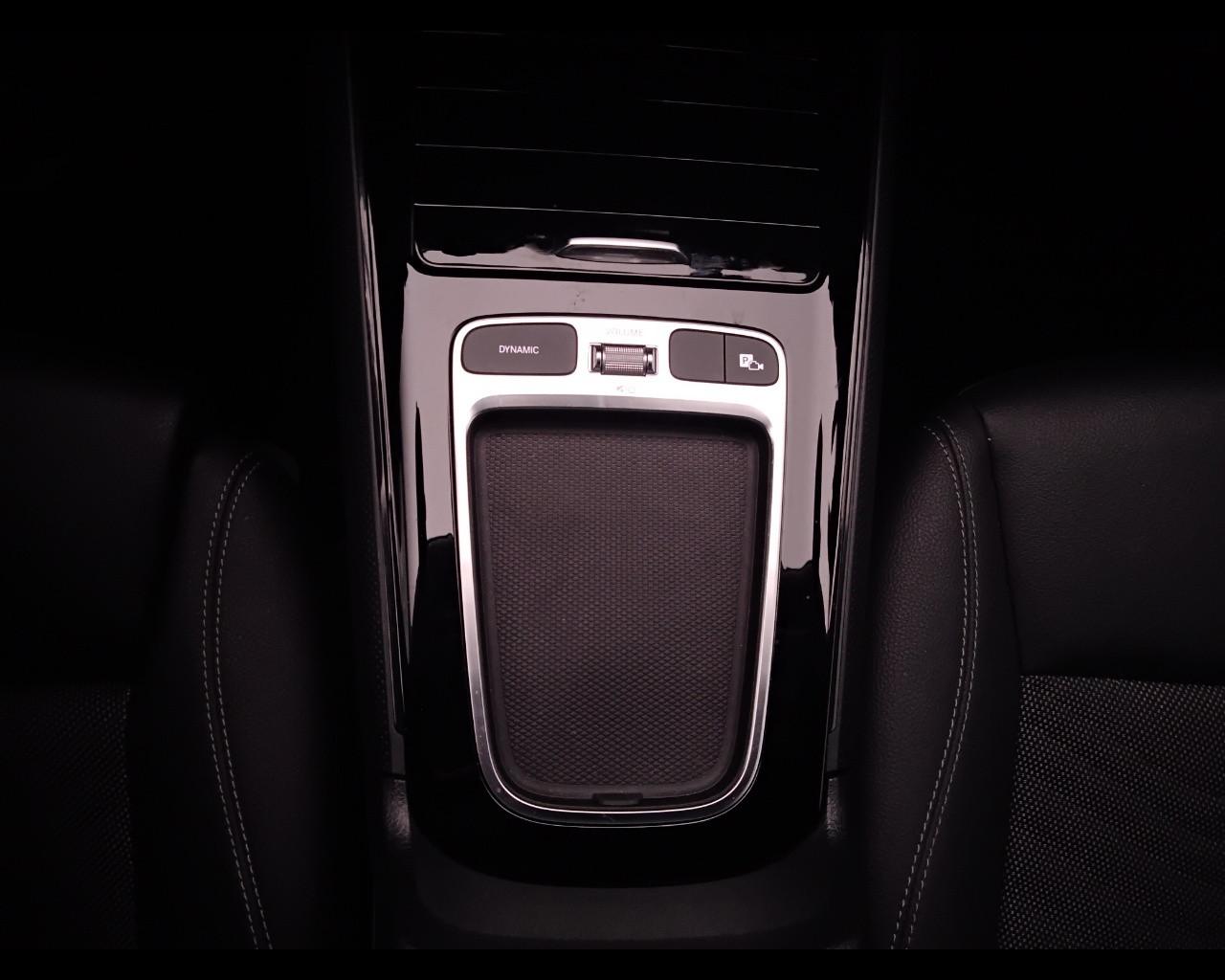 Mercedes-Benz GLA-H247 2023 - GLA 180 d Advanced auto