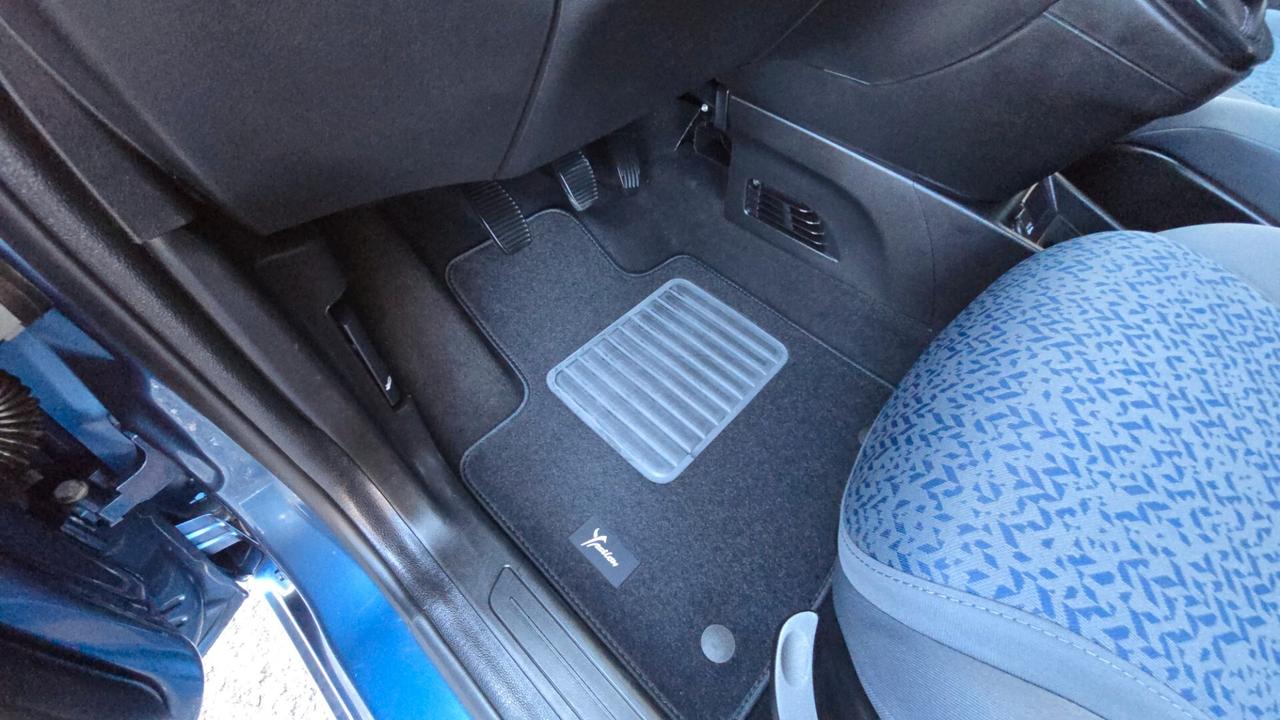 Lancia Ypsilon 1.0 FireFly 5 porte S&S Hybrid Ecochic Silver