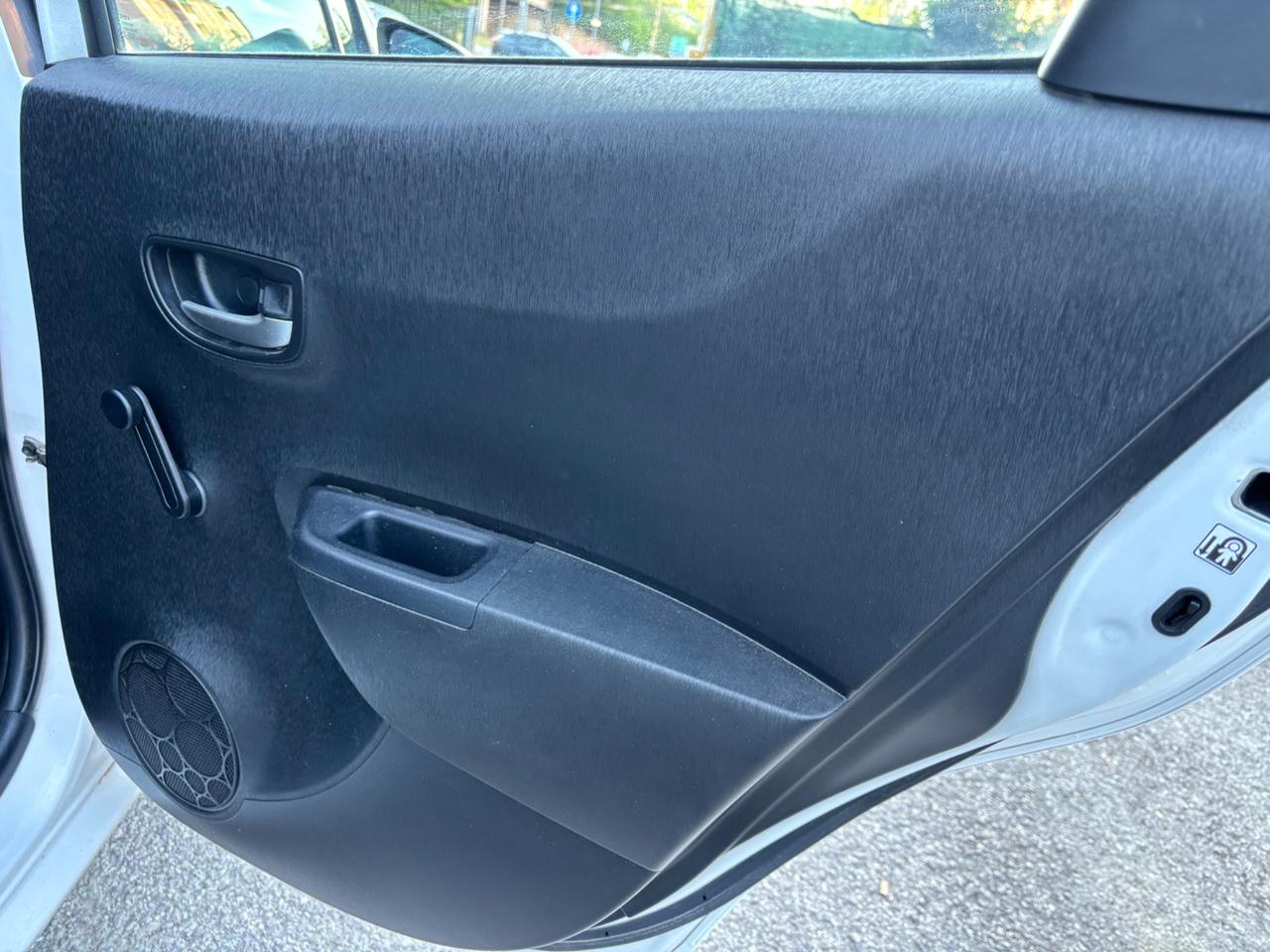 Toyota Yaris 1.4 D-4D 5 porte Lounge OK NEOPATENTATI